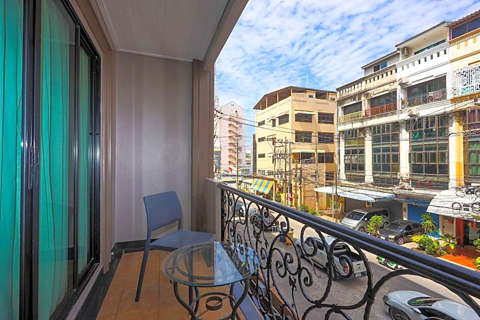 Land Royal Residence