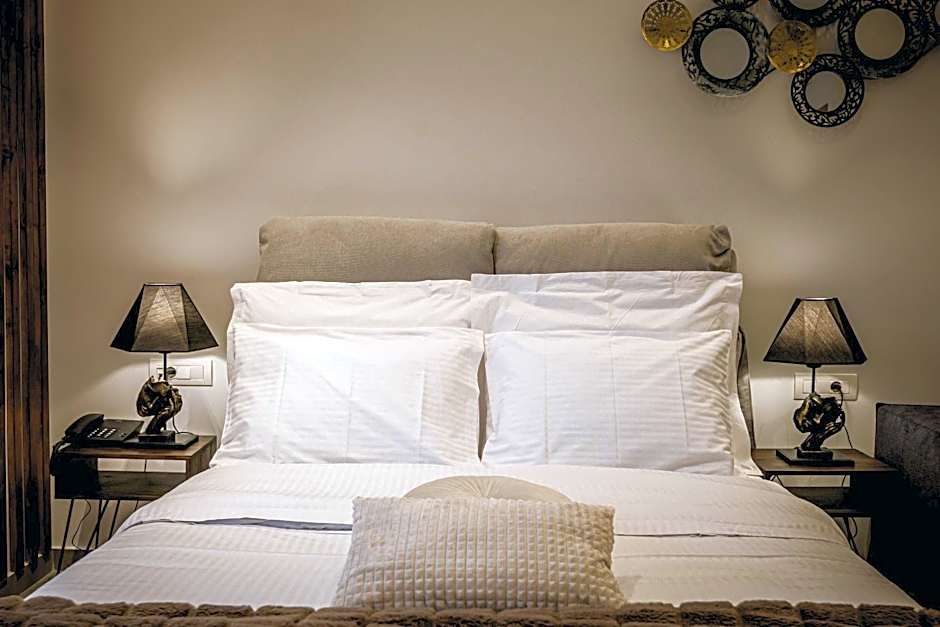 Naias Nemeia Luxury Rooms