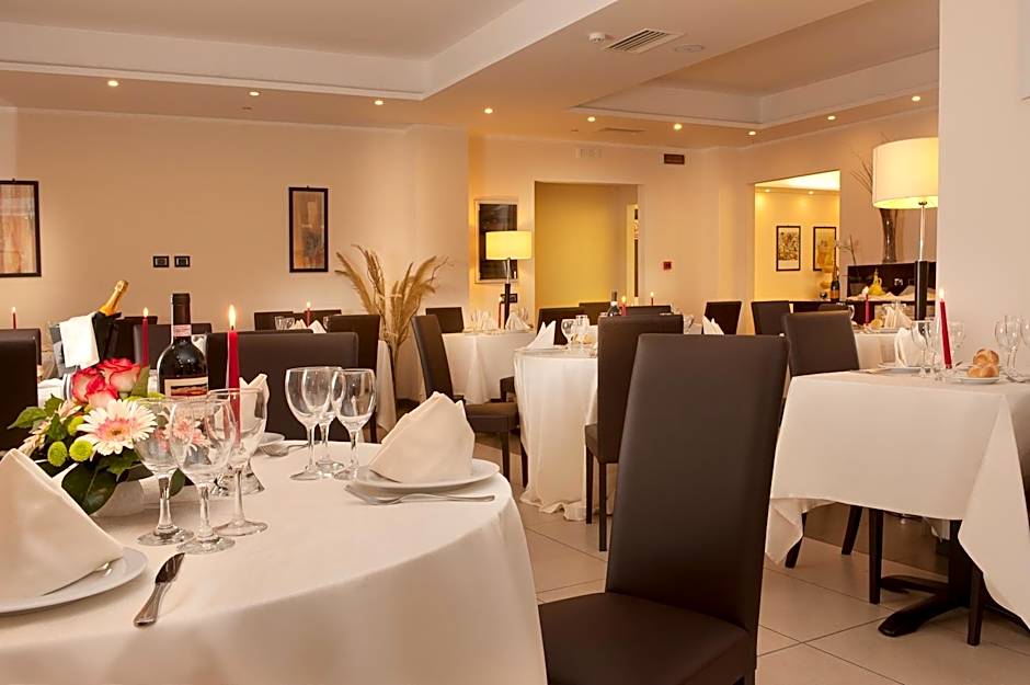 Cardinal Saint Peter Hotel