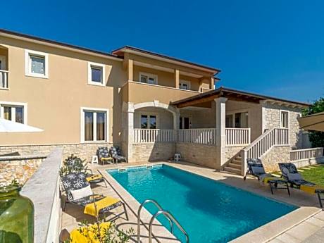Fenced yard with panoramic views