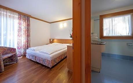 One-Bedroom Apartment (4 Adults)