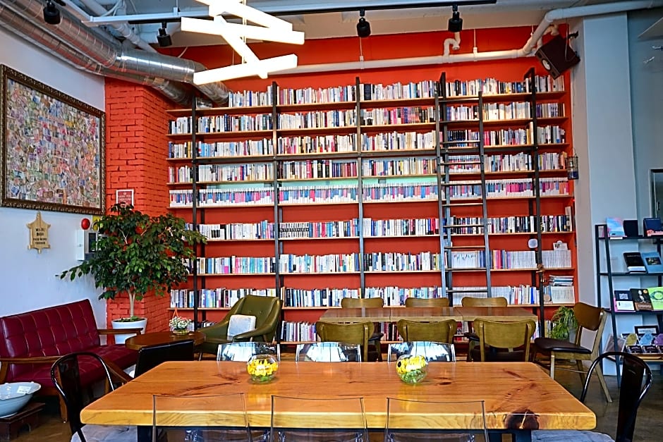 Andong Poonggyung Hostel N Library