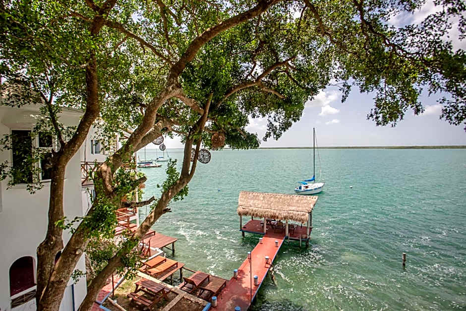 Seven Blue House Village & Lodge