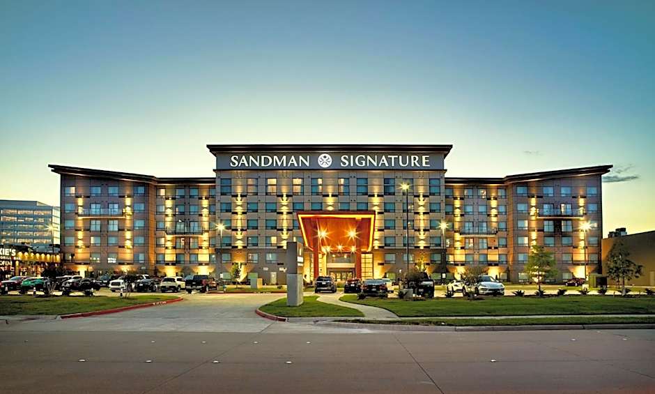 Sandman Signature Plano-Frisco Hotel
