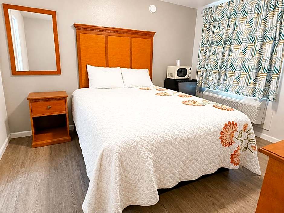 Royal Gateway Motel by OYO