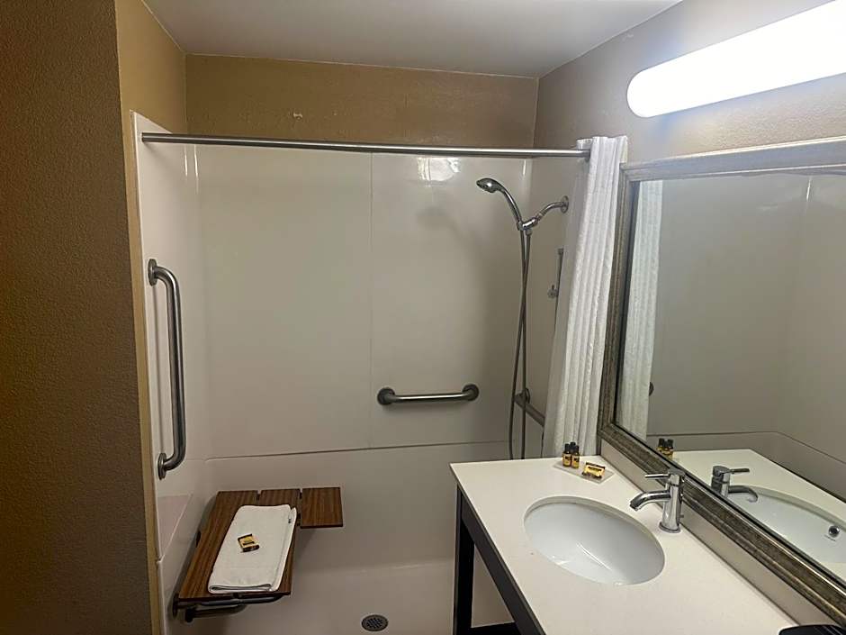 Wingate by Wyndham Harrisburg Near Hershey