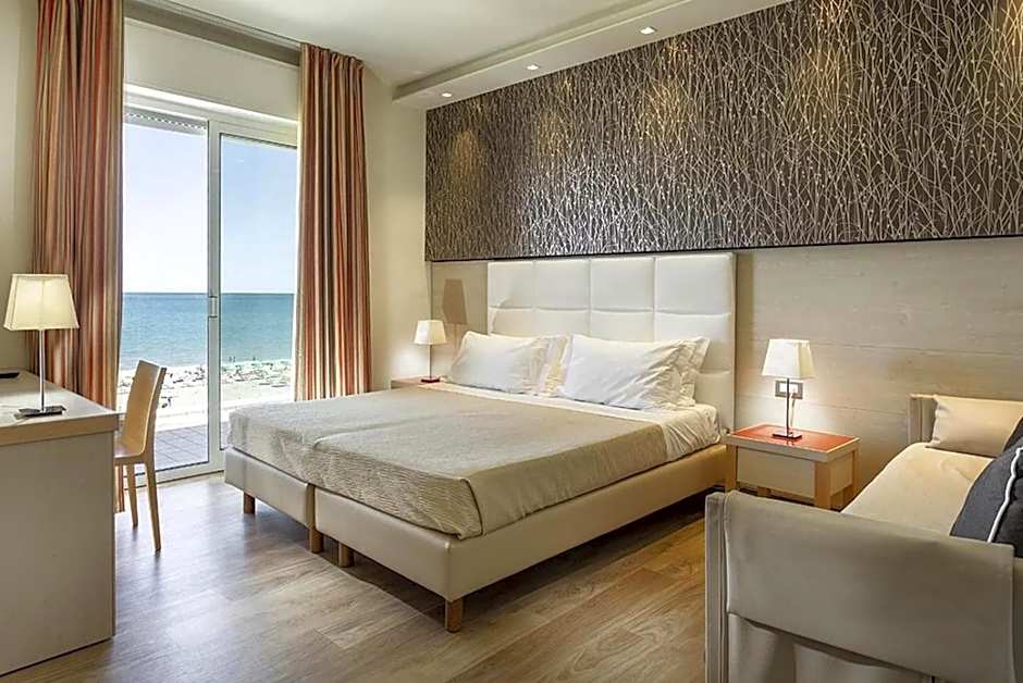 Hotel Kursaal - FRONTE MARE CON PISCINA