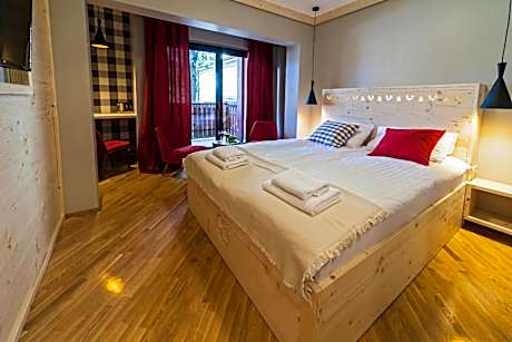 Deluxe Double Room with Balcony