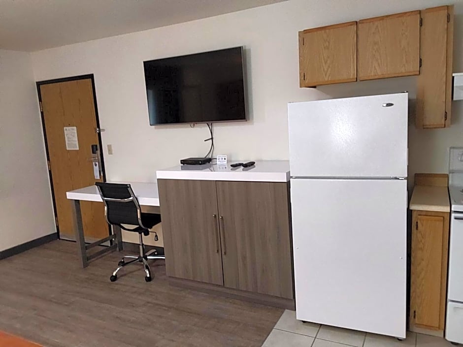 Lavissh inn and Suites