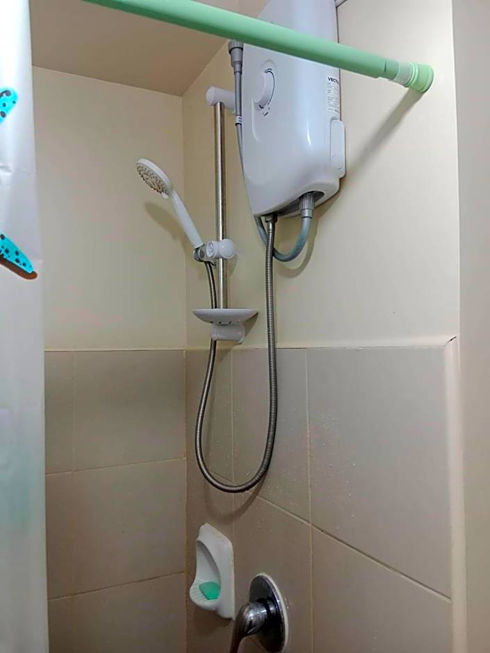 AVIDA ATRIA T2-C short walk mall,esplanade,wifi,netflix,kitchen,pool