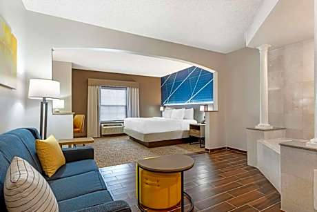 King Suite with Jetted Tub