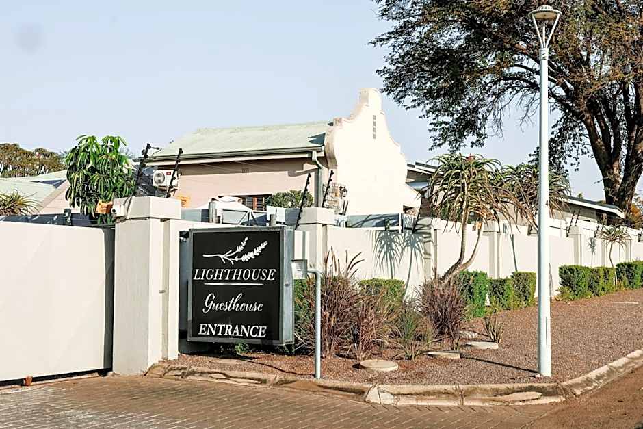 Lighthouse Guesthouse & Cafe