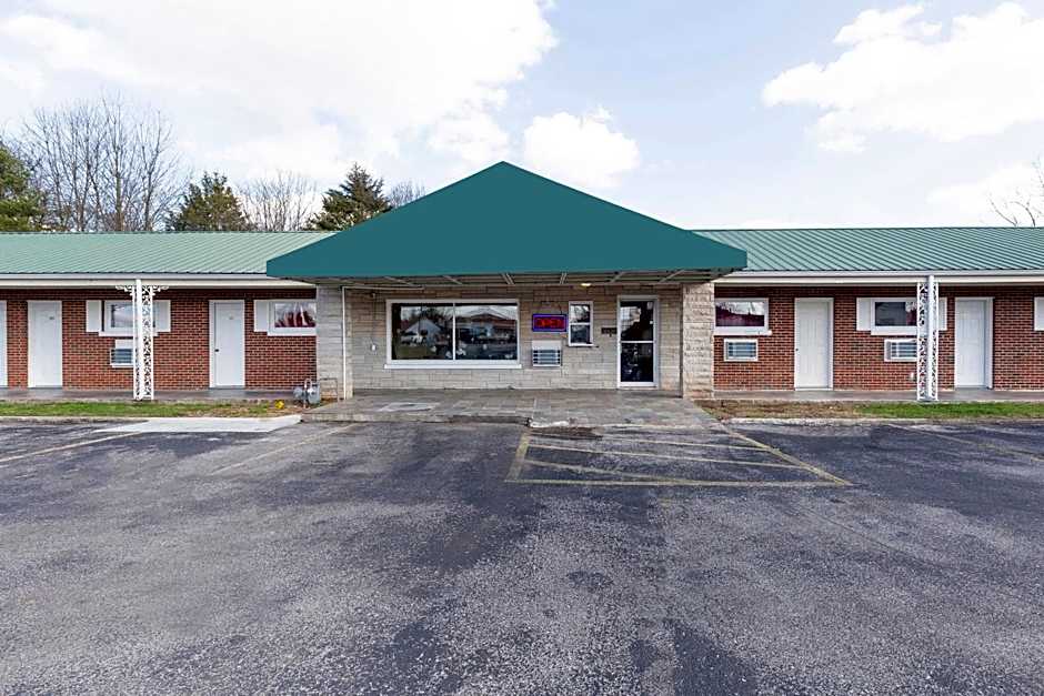 Photo 1 of 37 of OYO Hotel Cave City KY