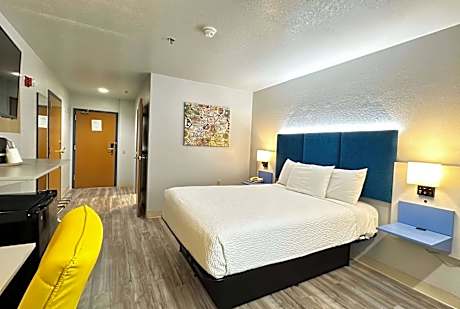 Queen Room - Disability Access/Non-Smoking