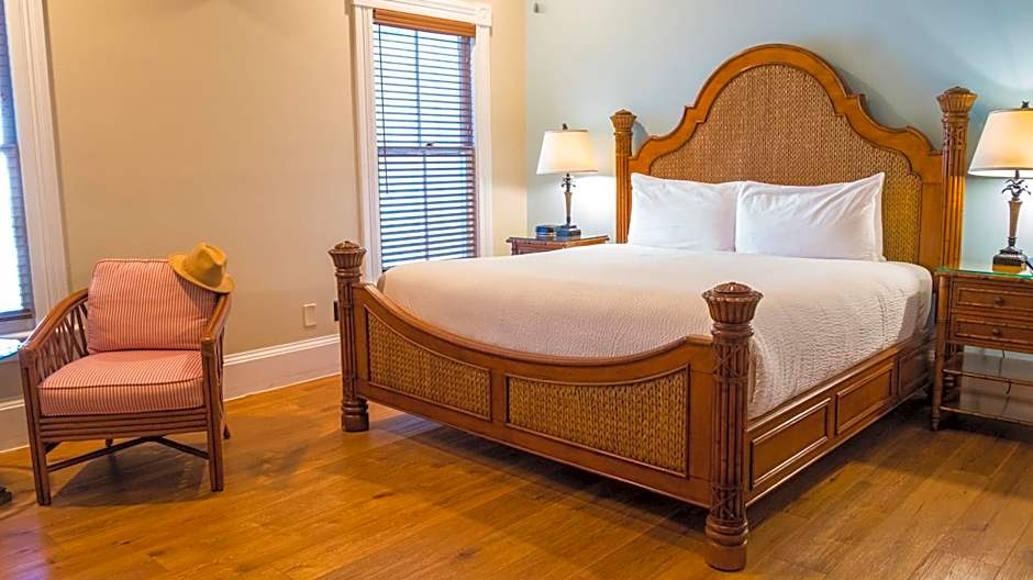 Photo 1 of 5 of 1 King Bed