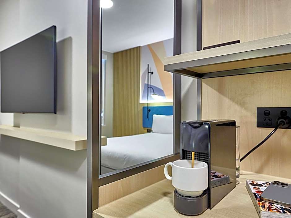 Ibis Perth