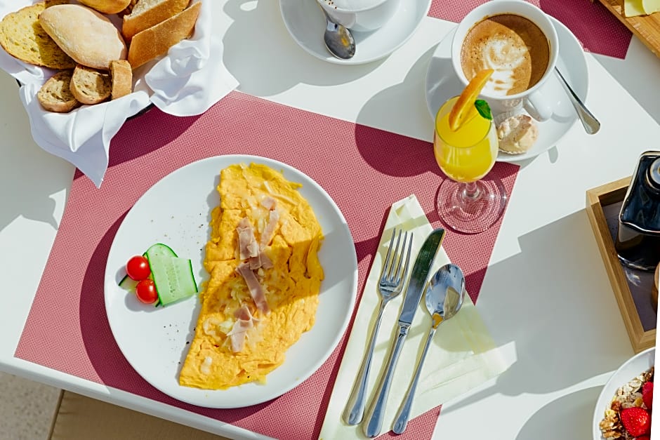 Romana Beach Apartments