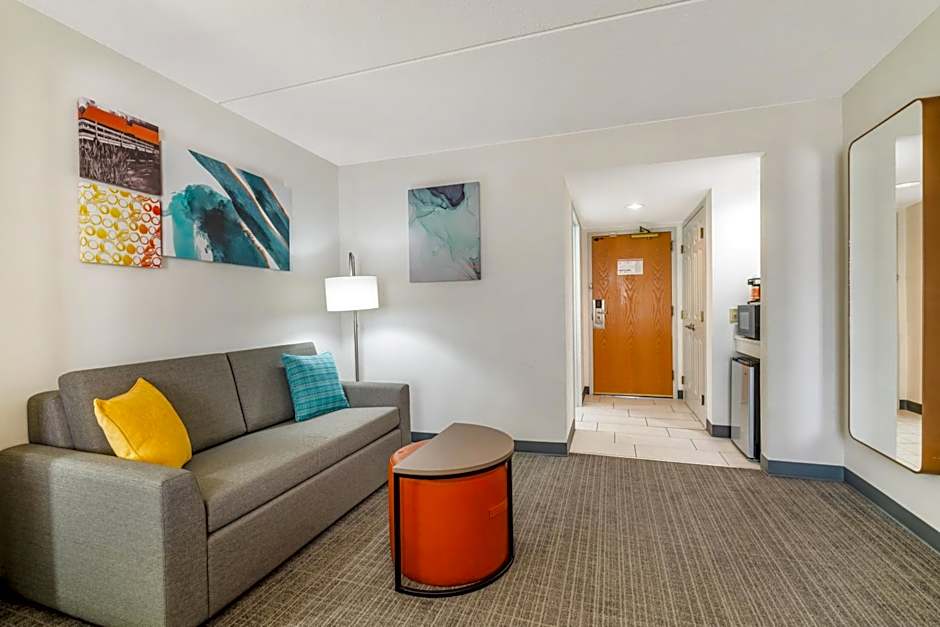 Comfort Inn & Suites Madison East - Monona