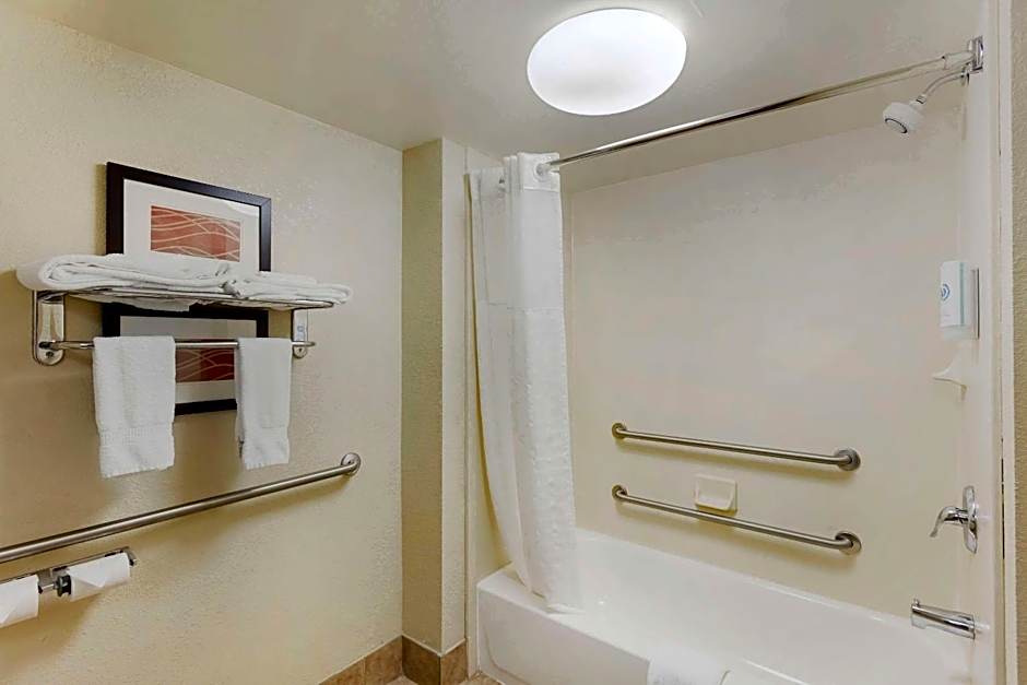 Comfort Inn & Suites Carneys Point