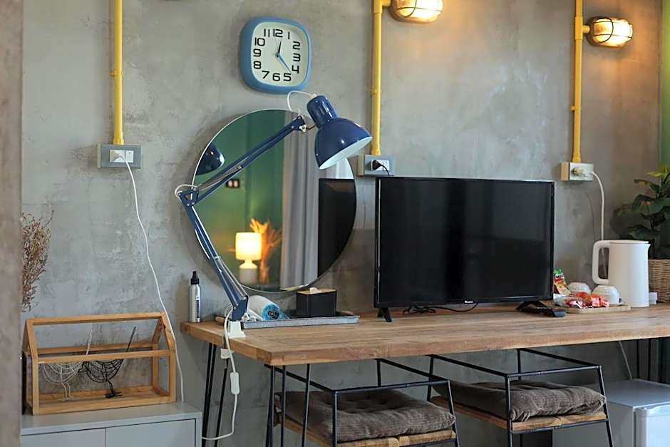 Yimwhan Hostel & Cafe Ayutthaya