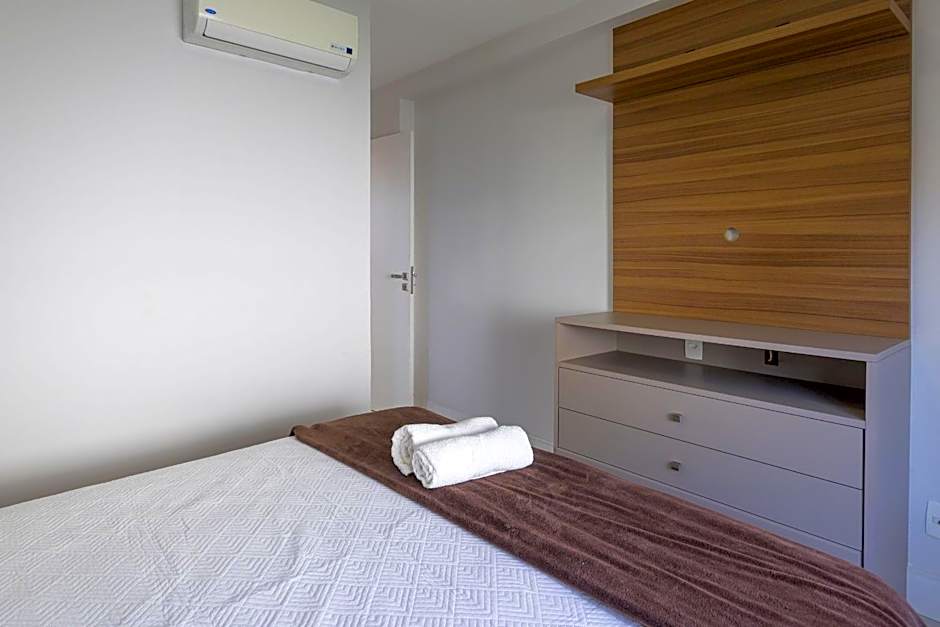 Feet on Orla Bardot! Seafront condominium, house with 4 suites BZ48