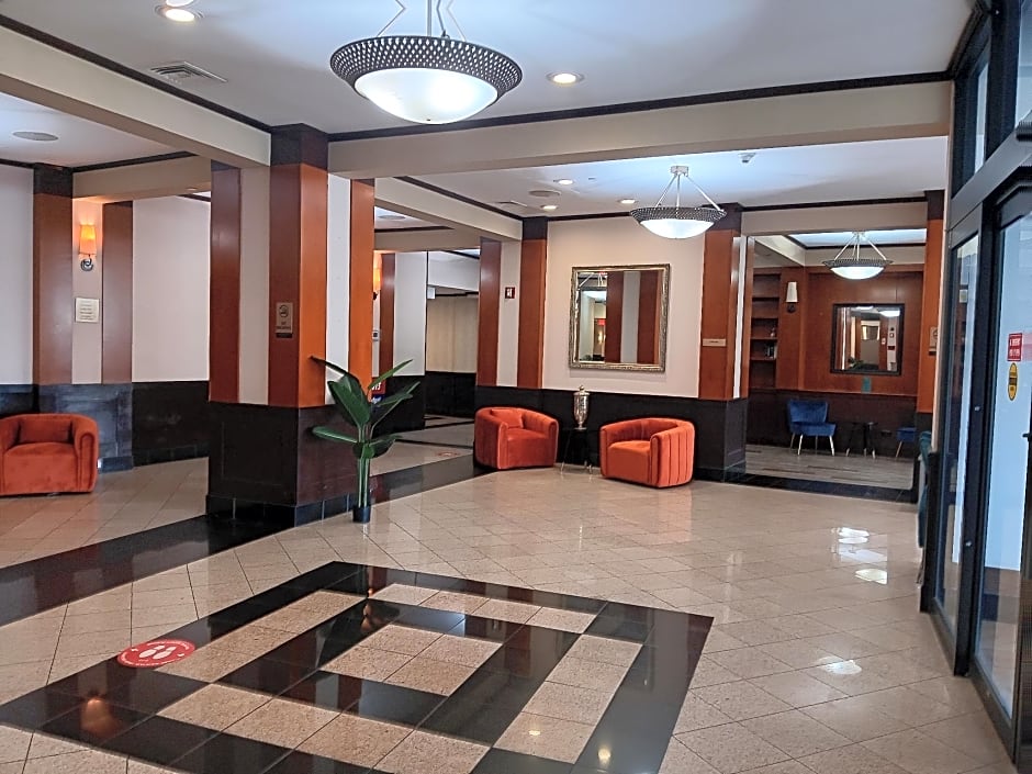 Clarion Hotel & Suites