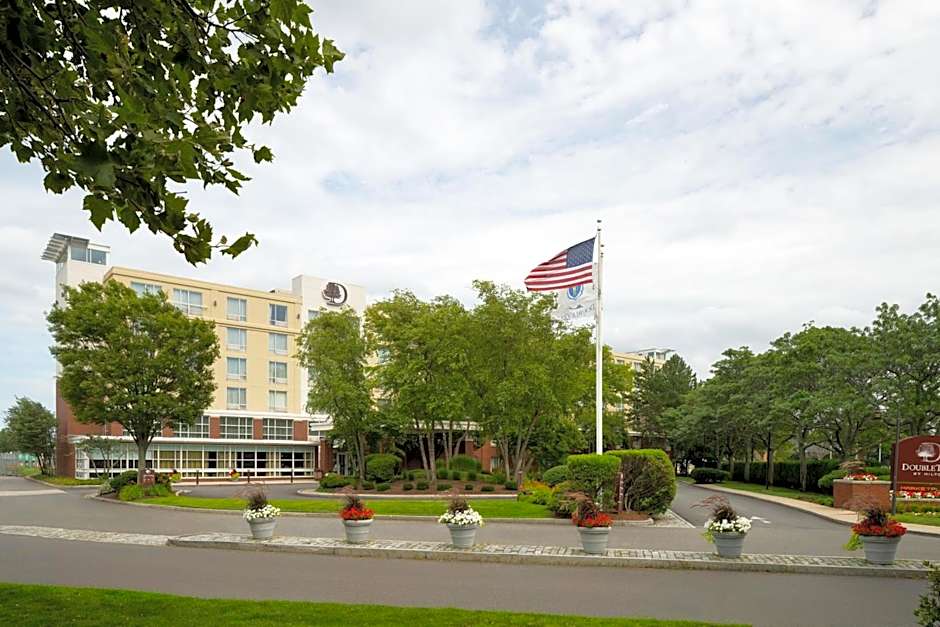 DoubleTree by Hilton Boston Bayside