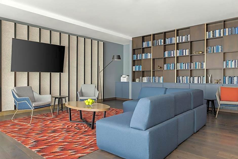 Renaissance by Marriott Newark Airport Hotel