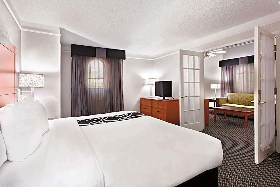 La Quinta Inn & Suites by Wyndham Champaign