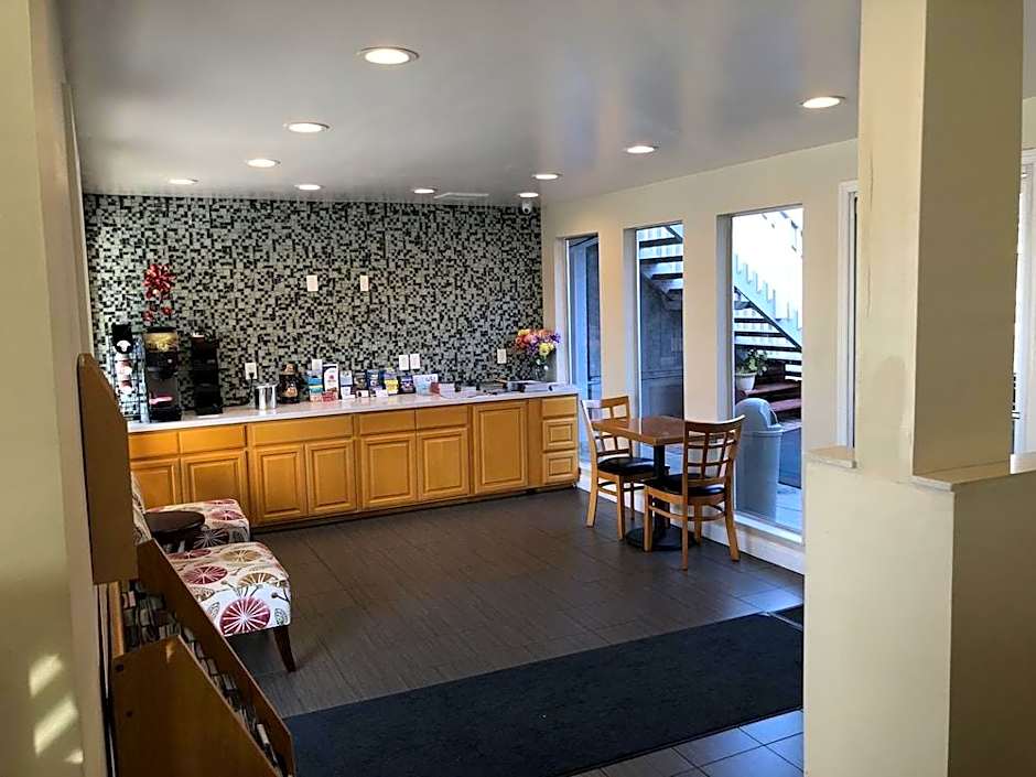 Pacific Inn