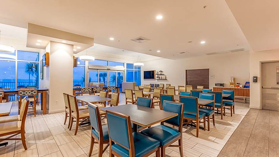 Holiday Inn Express & Suites Panama City Beach - Beachfront By IHG