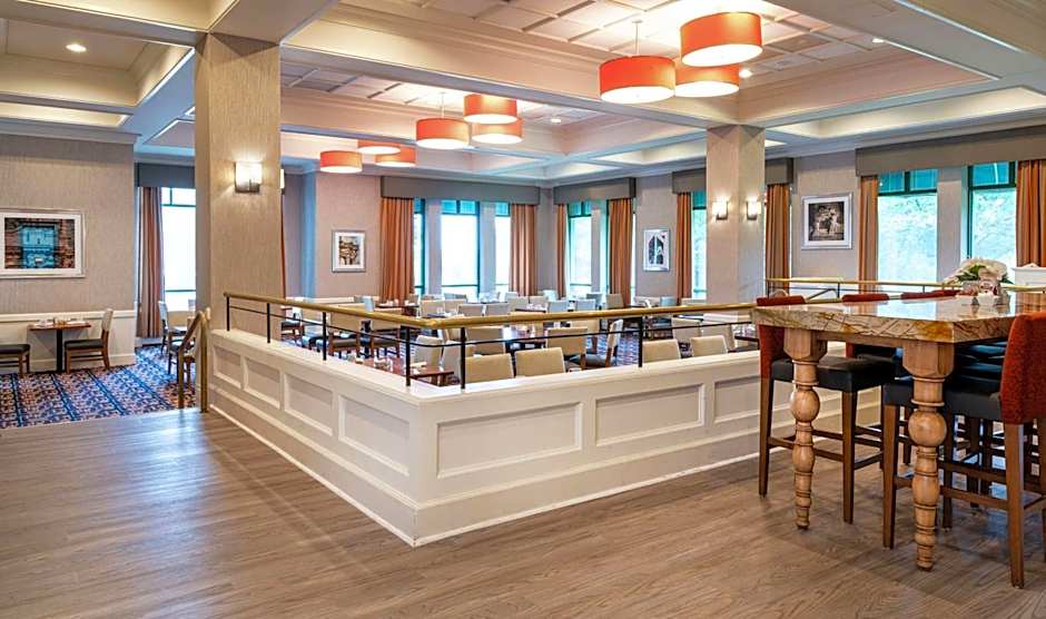 DoubleTree Suites by Hilton Hotel Philadelphia West