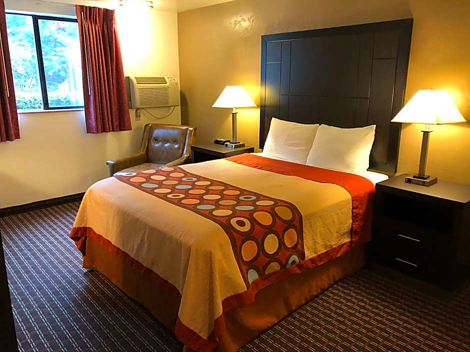 Super 8 by Wyndham Lacey Olympia Area