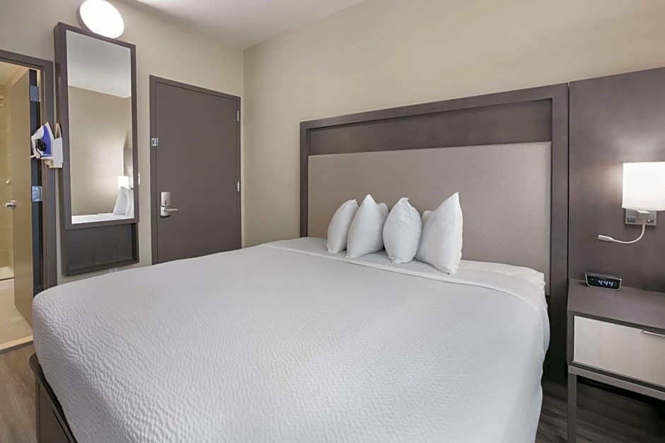 Best Western Plus Executive Residency Bronx
