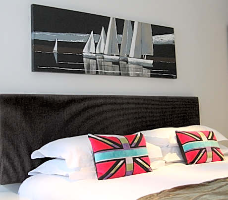 Ground Floor Cozy - Deluxe Double or Twin Room