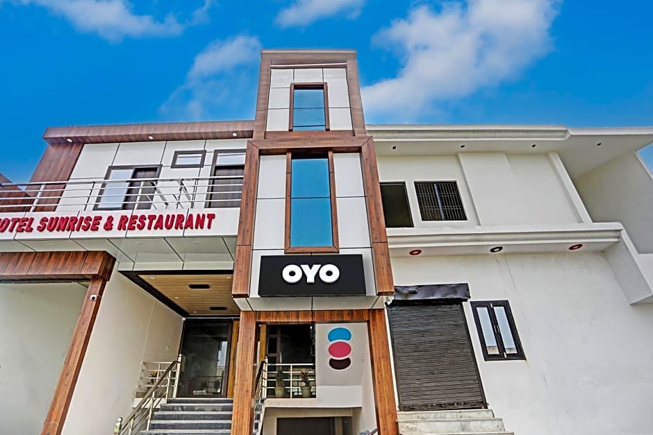OYO Flagship Hotel Sunrise And Restaurant