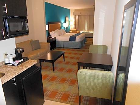 King Suite with Sofa Bed - Non-Smoking