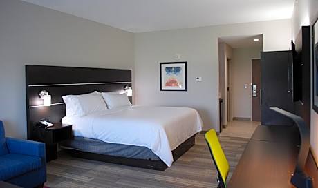Standard King Room with Roll-In Shower - Mobility Access