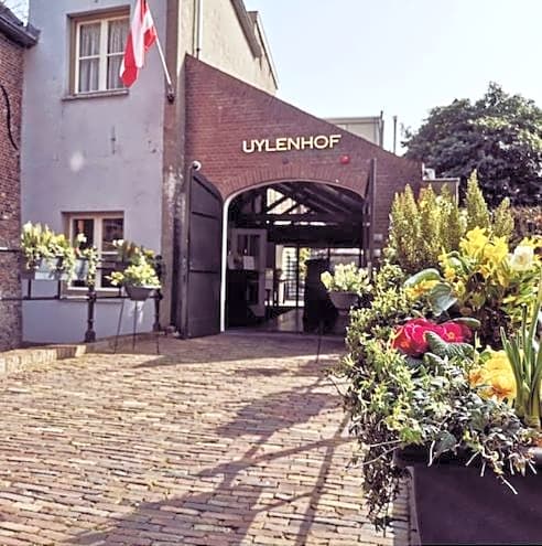 Uylenhof Hotel