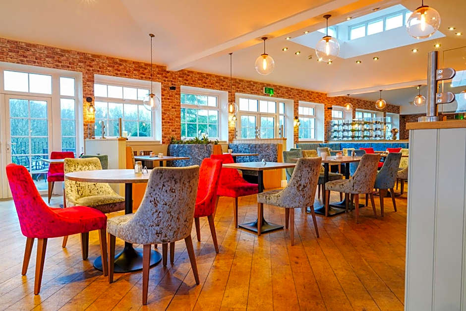 Gomersal Park Hotel & Bazaar Spa
