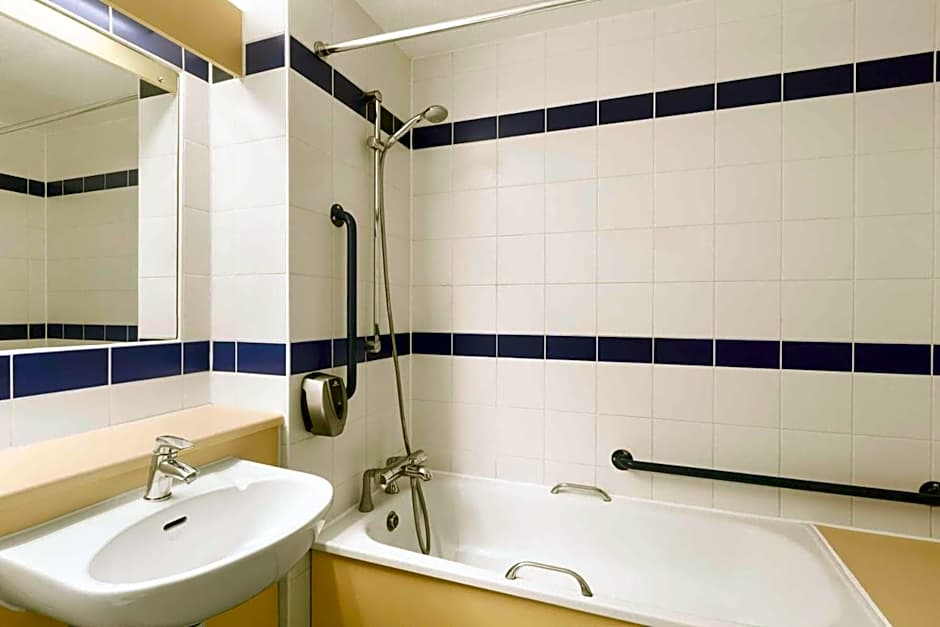 Days Inn Sutton Scotney South