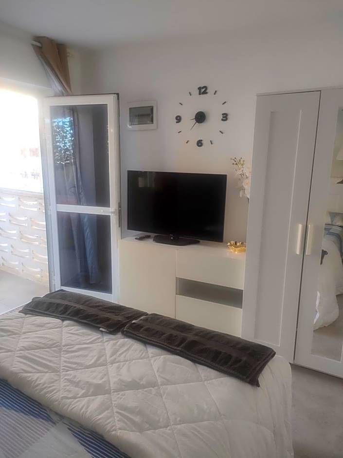 Alba 2 apartamento y Alba 3 habitación con baño