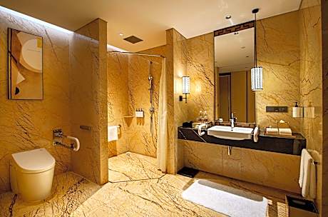 King Accessible Room