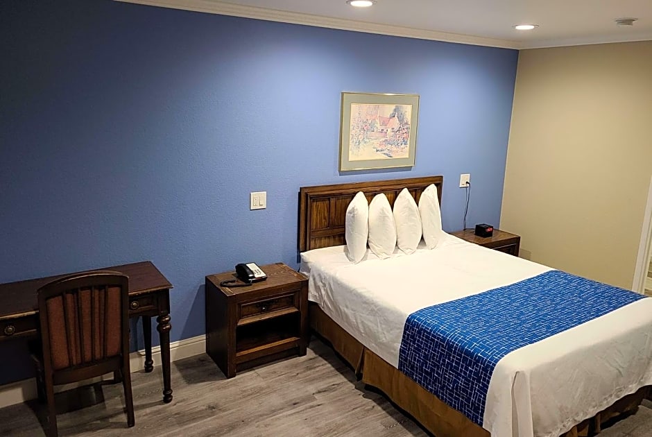 Travelodge by Wyndham Clearlake