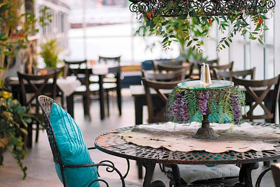 Mary-Ann's Polarrigg