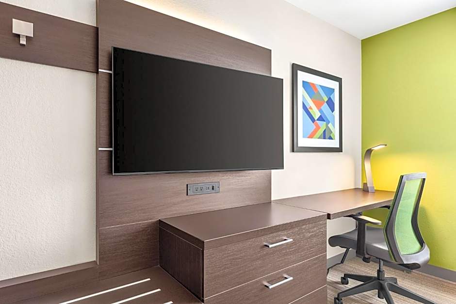 Holiday Inn Express & Suites Live Oak by IHG