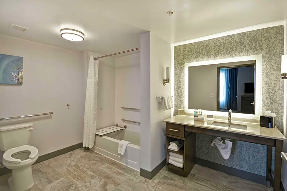 Homewood Suites By Hilton Warren Detroit