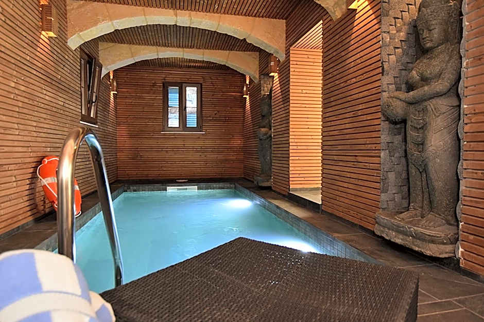 Chapel 5 Boutique Suites B&B