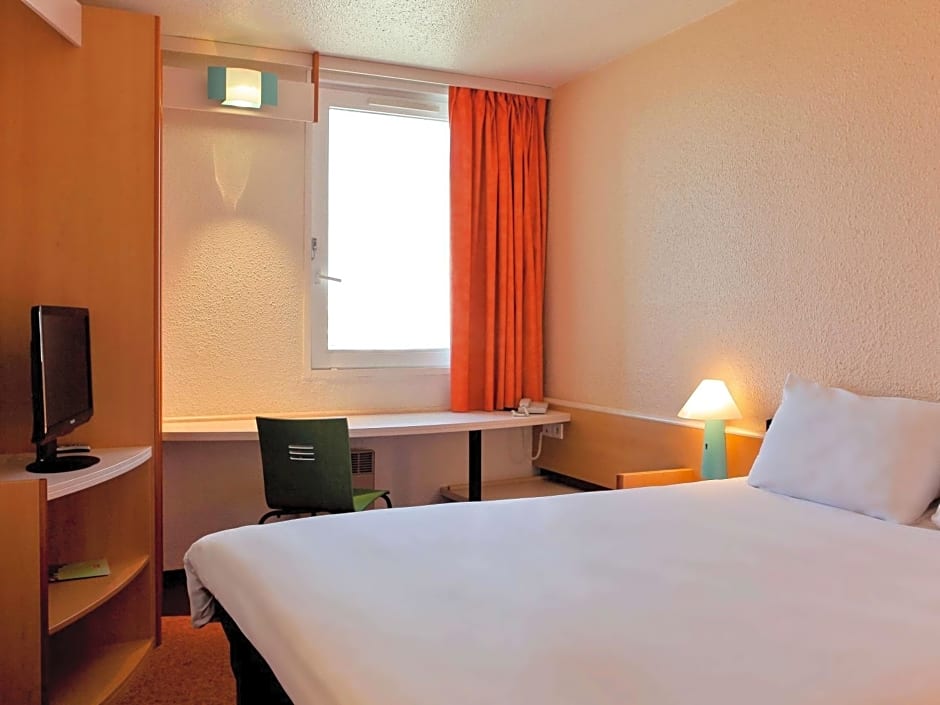 ibis Lyon Est Bron