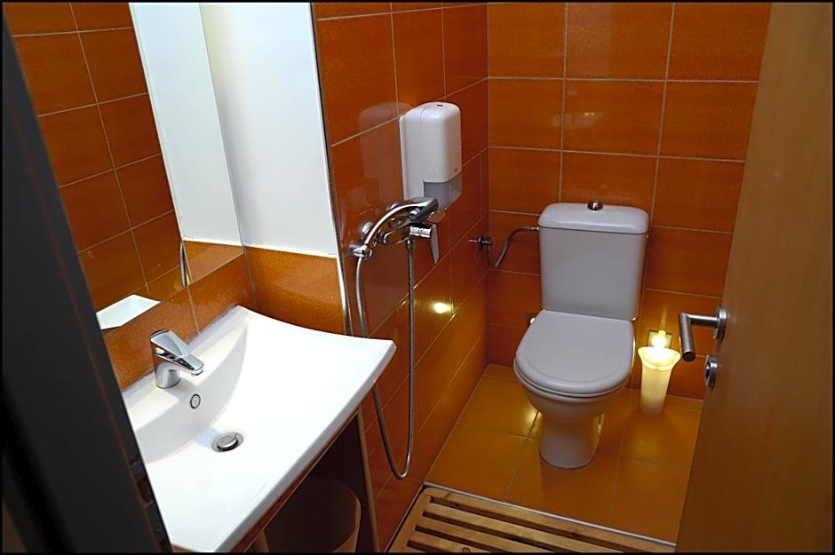 ArkaBarka Floating Hostel